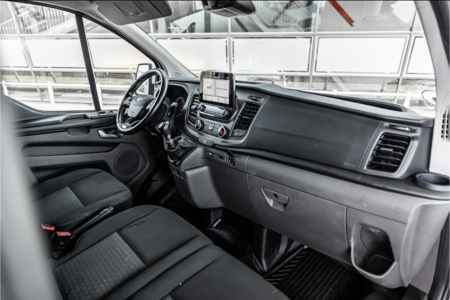 Ford Transit Custom 300 2.0 TDCI L2H1 | Raptor Edition | CarPlay | Camera | Trekhaak | PDC V+A | Nieuwe APK | Stoelverwarming | PDC V+A