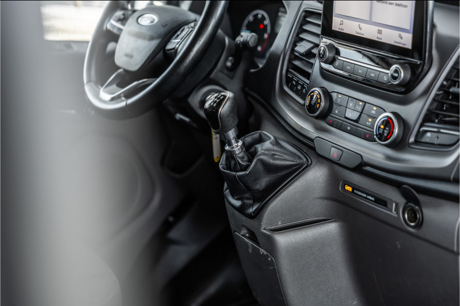 Ford Transit Custom 300 2.0 TDCI L2H1 | Raptor Edition | CarPlay | Camera | Trekhaak | PDC V+A | Nieuwe APK | Stoelverwarming | PDC V+A