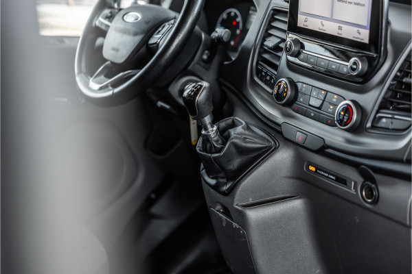 Ford Transit Custom 300 2.0 TDCI L2H1 | Raptor Edition | CarPlay | Camera | Trekhaak | PDC V+A | Nieuwe APK | Stoelverwarming | PDC V+A