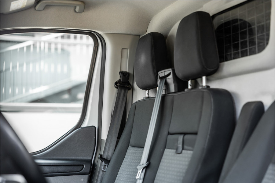 Ford Transit Custom 300 2.0 TDCI L2H1 | Raptor Edition | CarPlay | Camera | Trekhaak | PDC V+A | Nieuwe APK | Stoelverwarming | PDC V+A