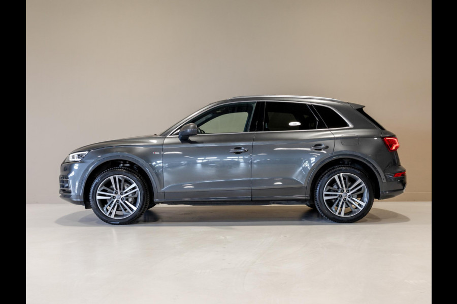 Audi Q5 55 TFSI e quattro Competition SoH 100% 367pk / Panorama dak / Adaptieve cruise control / Stoelverwarming / Dodehoekdetectie / Achtertuitrijcamera / Apple carplay /