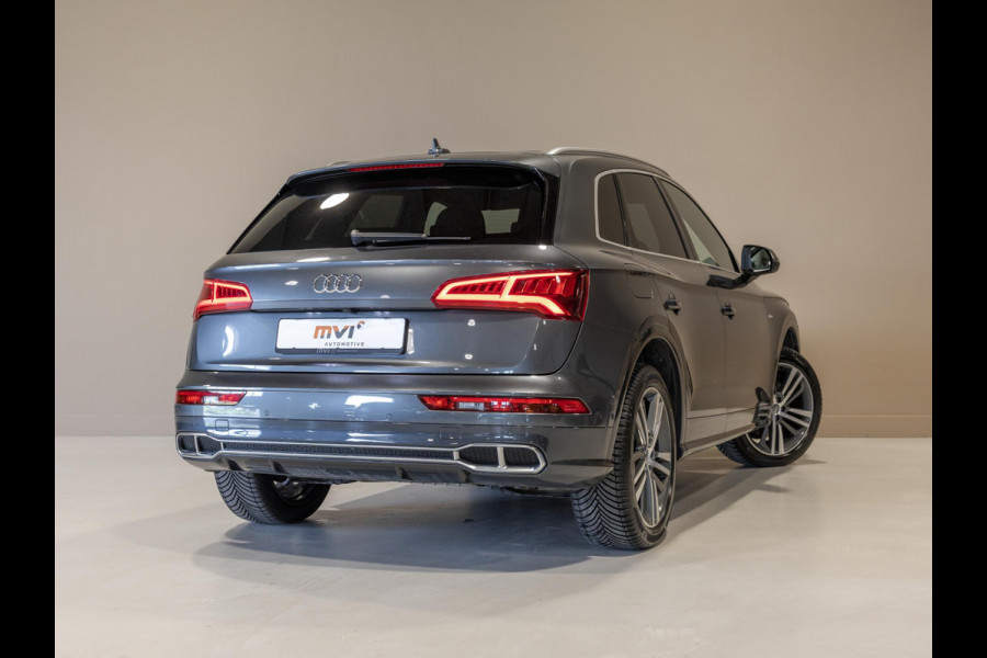 Audi Q5 55 TFSI e quattro Competition SoH 100% 367pk / Panorama dak / Adaptieve cruise control / Stoelverwarming / Dodehoekdetectie / Achtertuitrijcamera / Apple carplay /