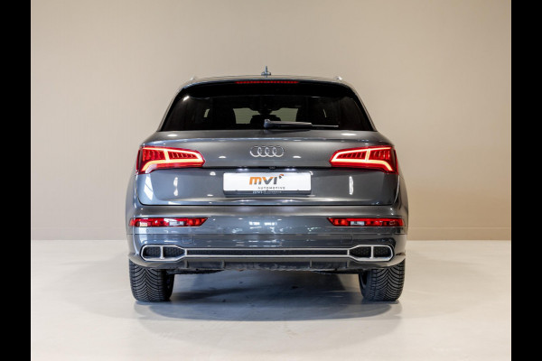 Audi Q5 55 TFSI e quattro Competition SoH 100% 367pk / Panorama dak / Adaptieve cruise control / Stoelverwarming / Dodehoekdetectie / Achtertuitrijcamera / Apple carplay /