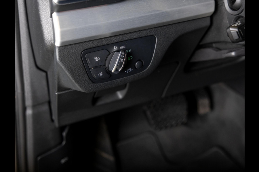 Audi Q5 55 TFSI e quattro Competition SoH 100% 367pk / Panorama dak / Adaptieve cruise control / Stoelverwarming / Dodehoekdetectie / Achtertuitrijcamera / Apple carplay /