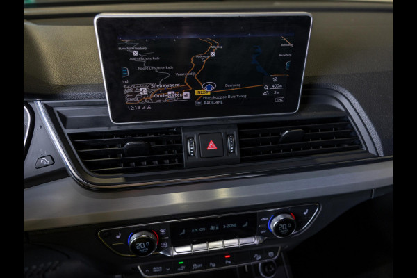 Audi Q5 55 TFSI e quattro Competition SoH 100% 367pk / Panorama dak / Adaptieve cruise control / Stoelverwarming / Dodehoekdetectie / Achtertuitrijcamera / Apple carplay /