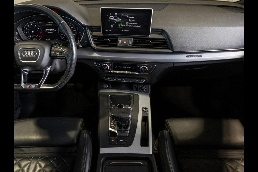 Audi Q5 55 TFSI e quattro Competition SoH 100% 367pk / Panorama dak / Adaptieve cruise control / Stoelverwarming / Dodehoekdetectie / Achtertuitrijcamera / Apple carplay /