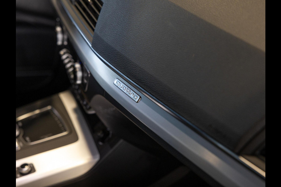 Audi Q5 55 TFSI e quattro Competition SoH 100% 367pk / Panorama dak / Adaptieve cruise control / Stoelverwarming / Dodehoekdetectie / Achtertuitrijcamera / Apple carplay /