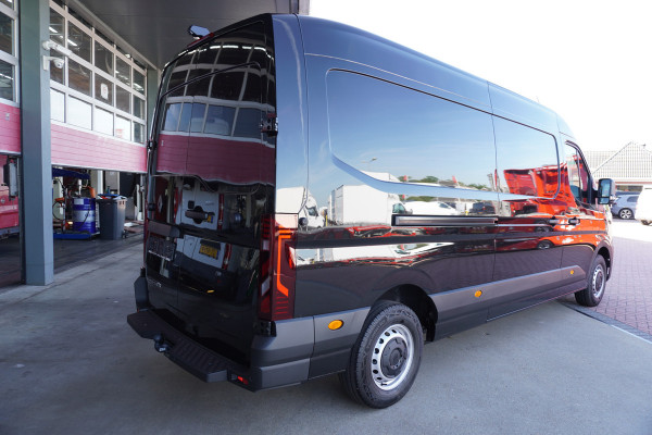 Renault Master E-Tech T35 L3H2 Advance long range 87 kWh 143PK Automaat nr. V082 | Climate | Navi | Camera | trekhaak 2.300KG