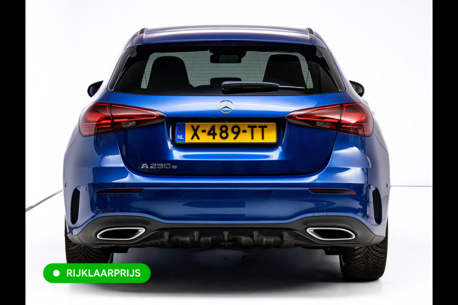Mercedes-Benz A-Klasse 250 e AMG Line | Pano dak | Stoelverw. | Cruise | 19"all season | Sfeerverlichting | Climate control | Navigatie