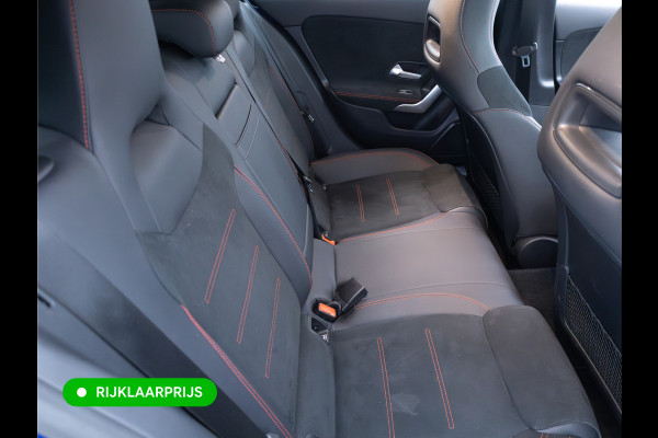 Mercedes-Benz A-Klasse 250 e AMG Line | Pano dak | Stoelverw. | Cruise | 19"all season | Sfeerverlichting | Climate control | Navigatie