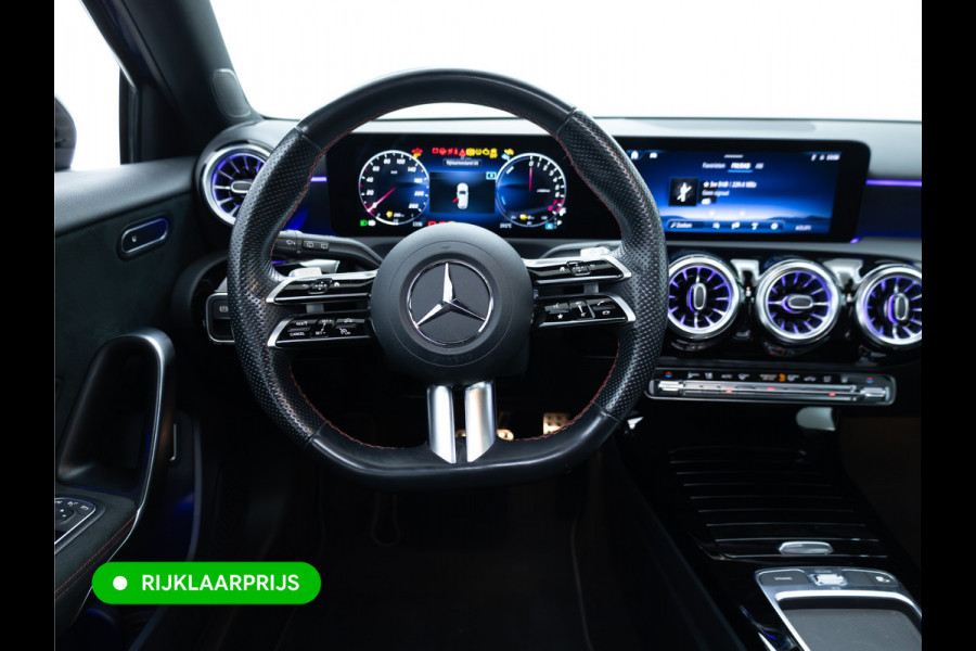 Mercedes-Benz A-Klasse 250 e AMG Line | Pano dak | Stoelverw. | Cruise | 19"all season | Sfeerverlichting | Climate control | Navigatie
