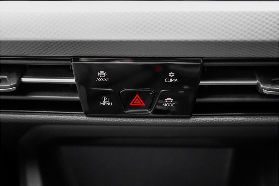 Volkswagen Golf 1.5 eTSI Move Style Pack ACC Camera 18"