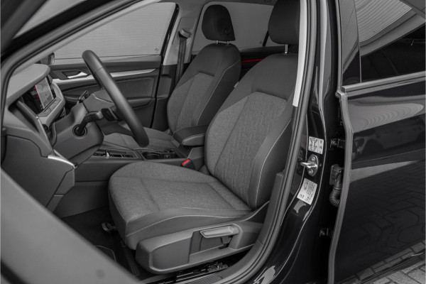 Volkswagen Golf 1.5 eTSI Move Style Pack ACC Camera 18"