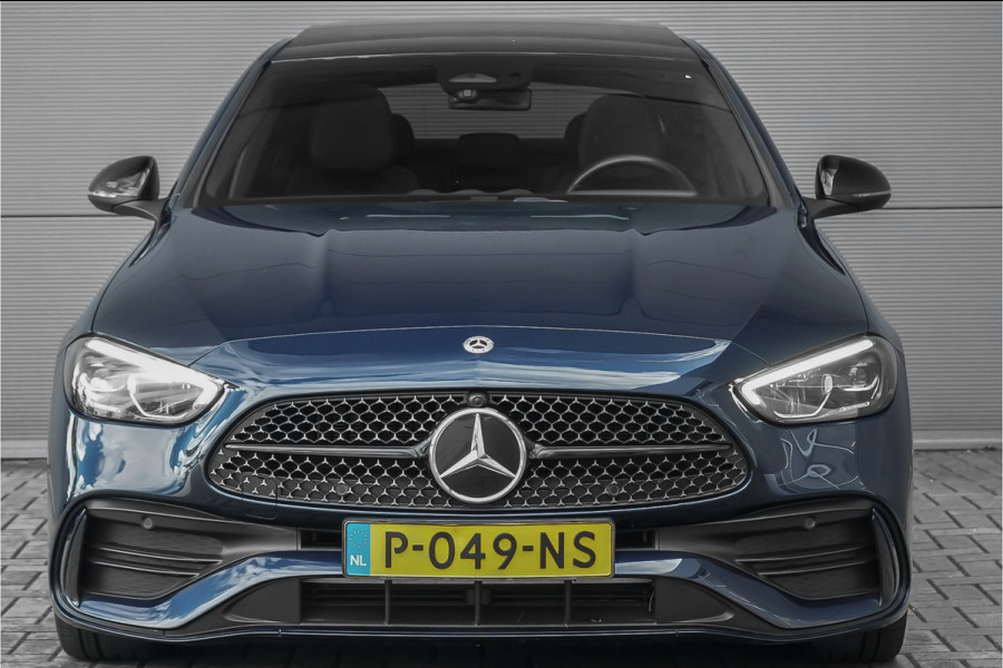 Mercedes-Benz C-Klasse 200 Launch Edition AMG Line Pano Trekhaak Camera Stoelverw