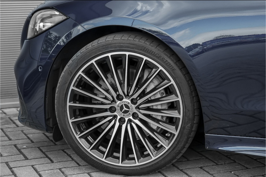 Mercedes-Benz C-Klasse 200 Launch Edition AMG Line Pano Trekhaak Camera Stoelverw