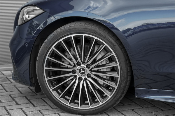 Mercedes-Benz C-Klasse 200 Launch Edition AMG Line Pano Trekhaak Camera Stoelverw