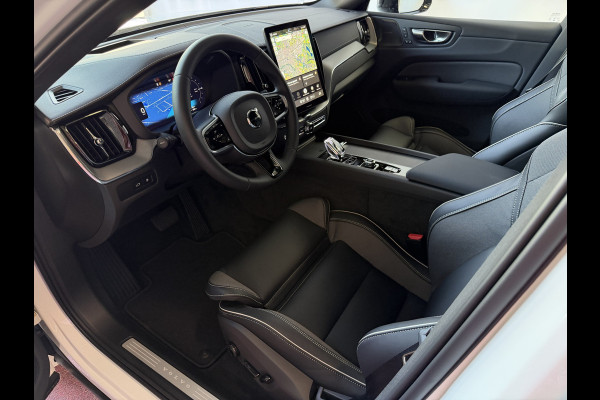 Volvo XC60 STERKSTE MOTOR 2.0 T8 456PK AWD ULTRA ! BLACK EDITION STOEL/STUUR.VER. 22''LMV PANO HEADUP HARMAN KARDON