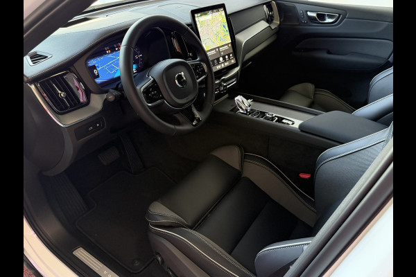 Volvo XC60 STERKSTE MOTOR 2.0 T8 456PK AWD ULTRA ! BLACK EDITION STOEL/STUUR.VER. 22''LMV PANO HEADUP HARMAN KARDON