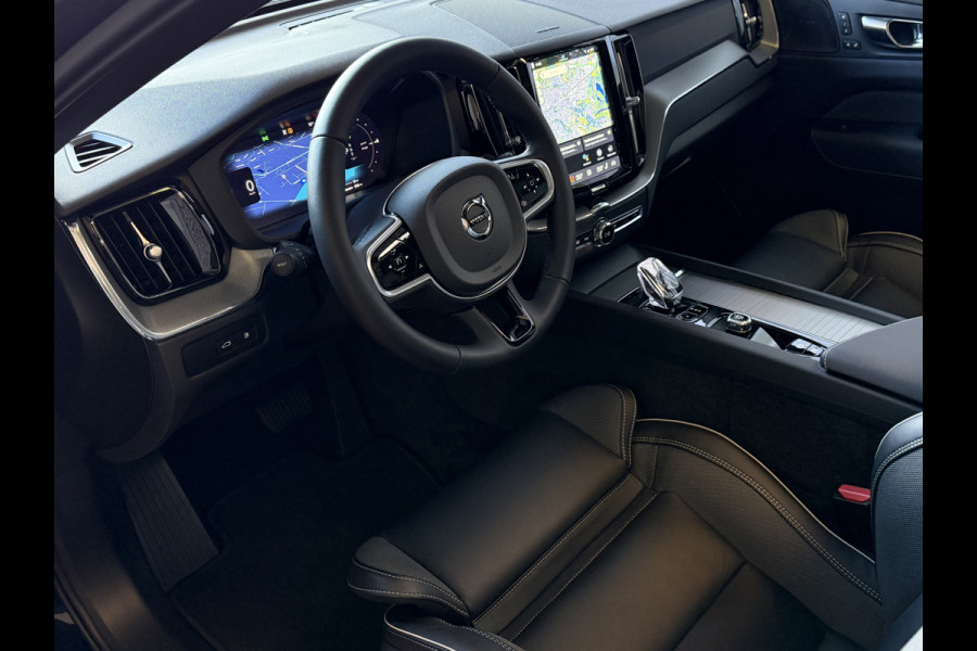 Volvo XC60 STERKSTE MOTOR 2.0 T8 456PK AWD ULTRA ! BLACK EDITION STOEL/STUUR.VER. 22''LMV PANO HEADUP HARMAN KARDON