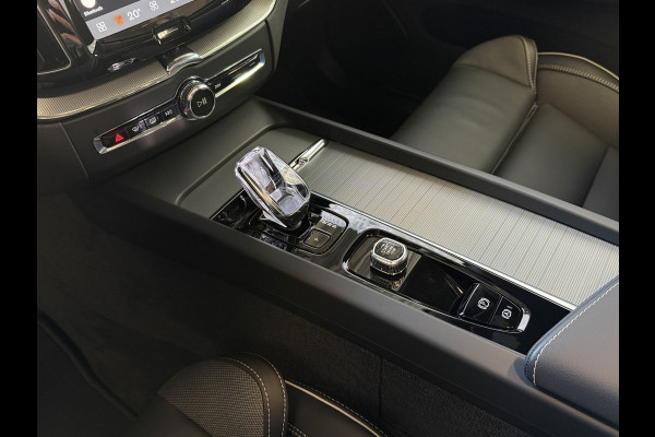Volvo XC60 STERKSTE MOTOR 2.0 T8 456PK AWD ULTRA ! BLACK EDITION STOEL/STUUR.VER. 22''LMV PANO HEADUP HARMAN KARDON