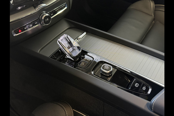 Volvo XC60 STERKSTE MOTOR 2.0 T8 456PK AWD ULTRA ! BLACK EDITION STOEL/STUUR.VER. 22''LMV PANO HEADUP HARMAN KARDON