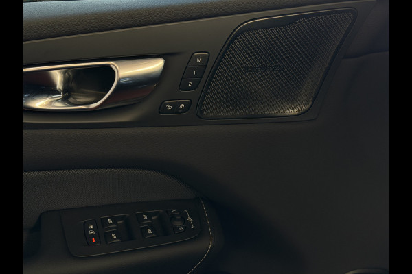 Volvo XC60 STERKSTE MOTOR 2.0 T8 456PK AWD ULTRA ! BLACK EDITION STOEL/STUUR.VER. 22''LMV PANO HEADUP HARMAN KARDON