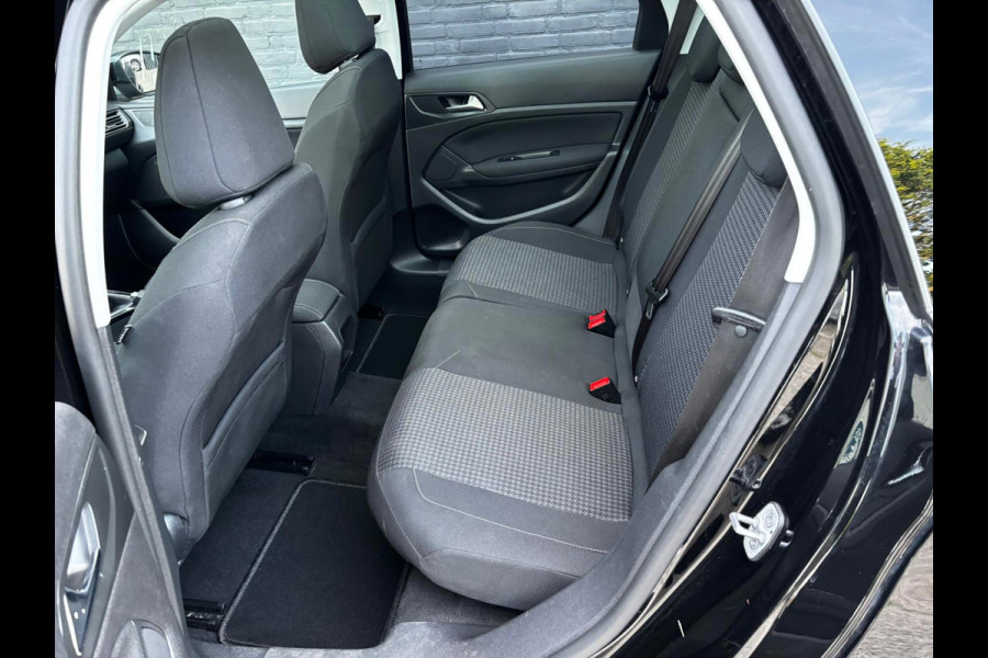 Peugeot 308 SW 1.2 PureTech Blue Lease Executive|PANO|PDC|NAVI|CRUISE|CARPLAY|NWE APK