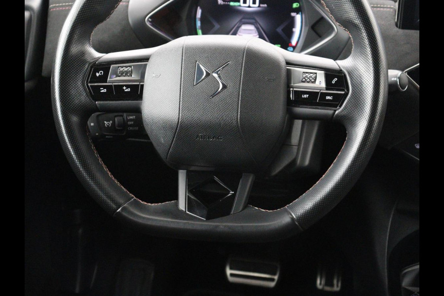 DS DS 3 Crossback E-Tense Performance Line+ 50 kWh | SOH 92,3% | Warmtepomp | Matrix LED | Alcantara | Side Assist | Camera | Carplay | Keyless | Navigatie | DAB | Climate control | Cruise control