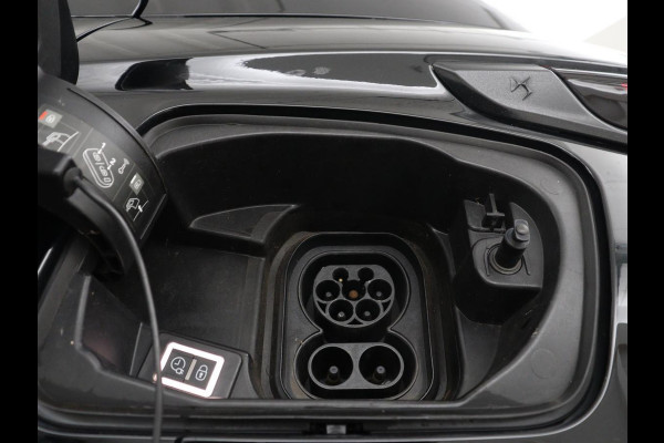 DS DS 3 Crossback E-Tense Performance Line+ 50 kWh | SOH 92,3% | Warmtepomp | Matrix LED | Alcantara | Side Assist | Camera | Carplay | Keyless | Navigatie | DAB | Climate control | Cruise control