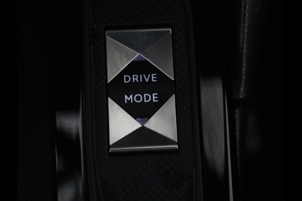 DS DS 3 Crossback E-Tense Performance Line+ 50 kWh | SOH 92,3% | Warmtepomp | Matrix LED | Alcantara | Side Assist | Camera | Carplay | Keyless | Navigatie | DAB | Climate control | Cruise control