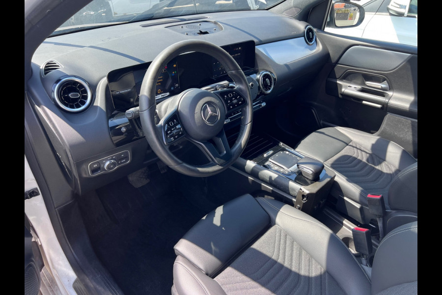 Mercedes-Benz B-Klasse 200d / AUTOMAAT / CAMERA / NAP / LEER / XENON / TELEFOON / 1e EIGENAAR
