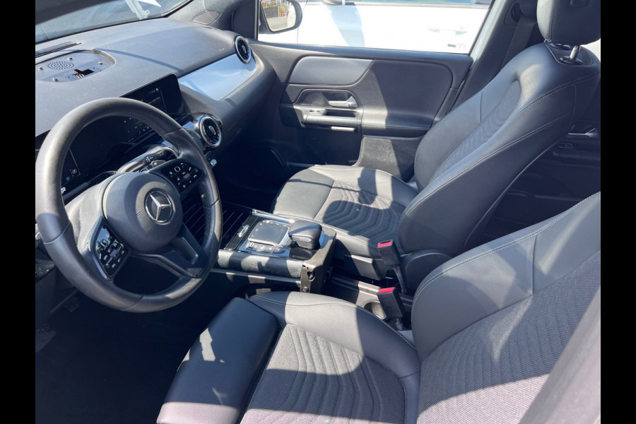 Mercedes-Benz B-Klasse 200d / AUTOMAAT / CAMERA / NAP / LEER / XENON / TELEFOON / 1e EIGENAAR
