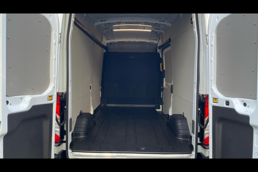 Ford E-Transit 350 L3H3 Trend 68 kWh VERKOCHT !!!!!! 230 KM | SOH 99,2% | Navigatie | Adaptieve Cruise Control | WORDT VERWACHT!