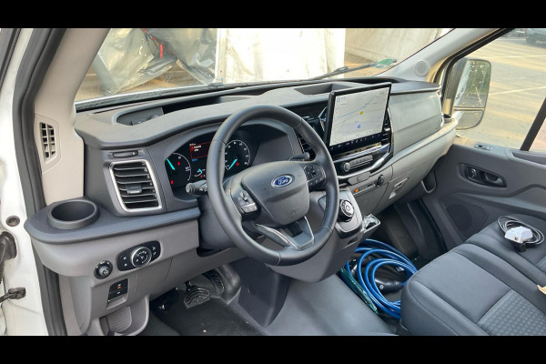 Ford E-Transit 350 L3H3 Trend 68 kWh VERKOCHT !!!!!! 230 KM | SOH 99,2% | Navigatie | Adaptieve Cruise Control | WORDT VERWACHT!