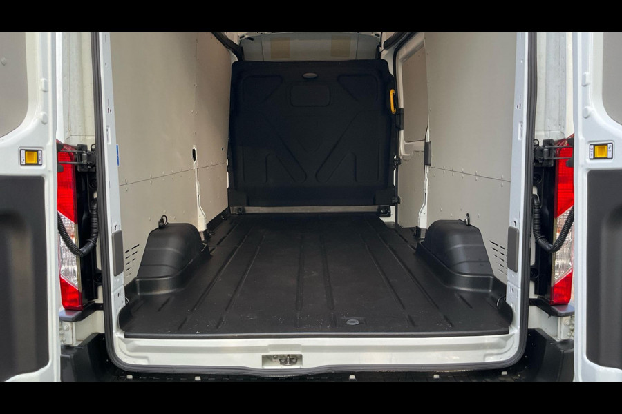 Ford E-Transit 350 L3H3 Trend 68 kWh VERKOCHT !!!!!! 230 KM | SOH 99,2% | Navigatie | Adaptieve Cruise Control | WORDT VERWACHT!