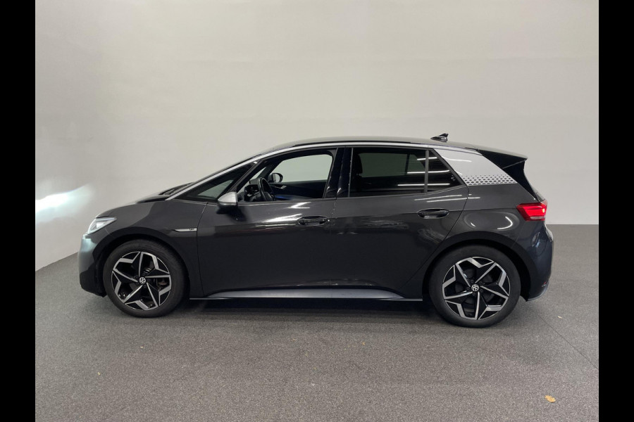 Volkswagen ID.3 First Plus 58 kWh Navigatie Apple Carplay/Android Auto Adaptive Cruise Control Camera Parkeersensoren Stoel- en stuurverwarming Lichtmetalen velgen Climate Control