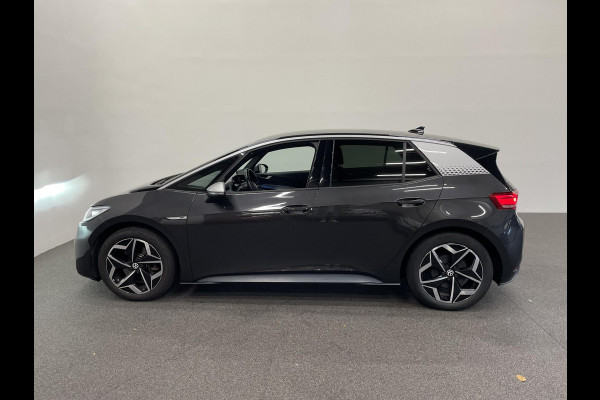 Volkswagen ID.3 First Plus 58 kWh Navigatie Apple Carplay/Android Auto Adaptive Cruise Control Camera Parkeersensoren Stoel- en stuurverwarming Lichtmetalen velgen Climate Control