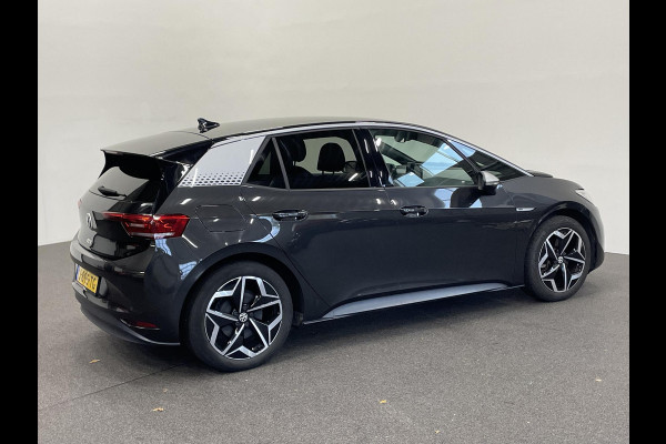 Volkswagen ID.3 First Plus 58 kWh Navigatie Apple Carplay/Android Auto Adaptive Cruise Control Camera Parkeersensoren Stoel- en stuurverwarming Lichtmetalen velgen Climate Control