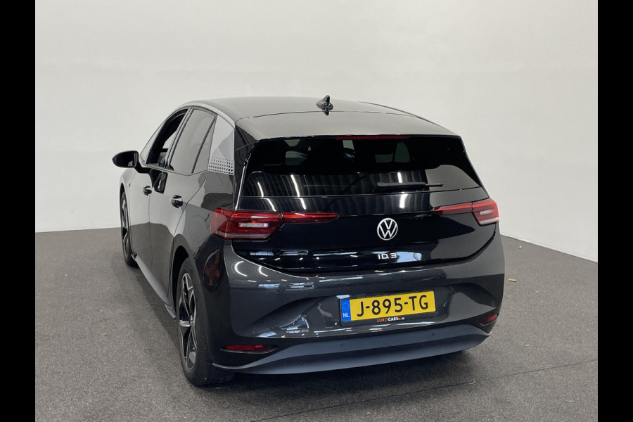 Volkswagen ID.3 First Plus 58 kWh Navigatie Apple Carplay/Android Auto Adaptive Cruise Control Camera Parkeersensoren Stoel- en stuurverwarming Lichtmetalen velgen Climate Control