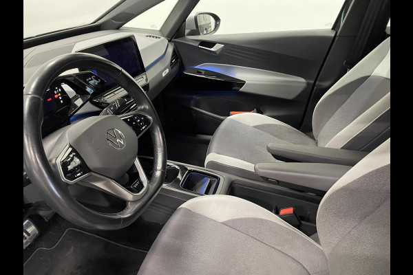 Volkswagen ID.3 First Plus 58 kWh Navigatie Apple Carplay/Android Auto Adaptive Cruise Control Camera Parkeersensoren Stoel- en stuurverwarming Lichtmetalen velgen Climate Control