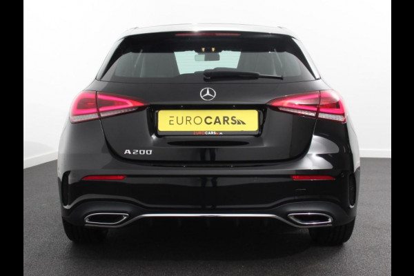 Mercedes-Benz A-Klasse 200 AMG Line Navigatie Climate Control Camera Virtual Cockpit Led Stoelverwarming Cruise control Parkeersensoren