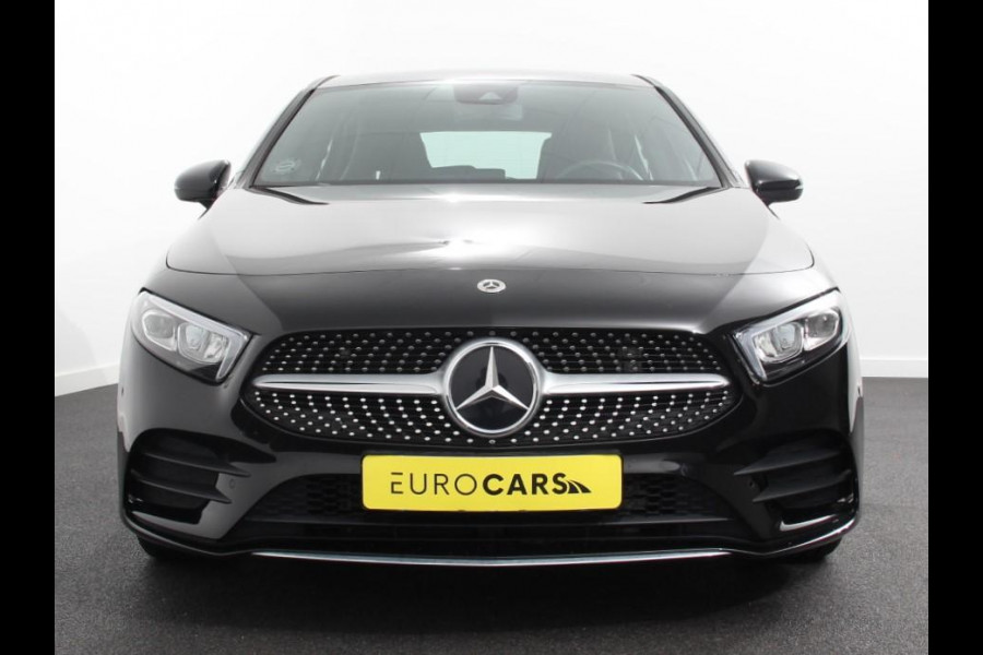 Mercedes-Benz A-Klasse 200 AMG Line Navigatie Climate Control Camera Virtual Cockpit Led Stoelverwarming Cruise control Parkeersensoren