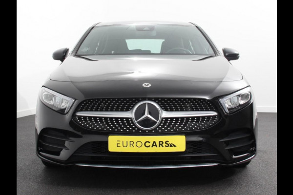 Mercedes-Benz A-Klasse 200 AMG Line Navigatie Climate Control Camera Virtual Cockpit Led Stoelverwarming Cruise control Parkeersensoren