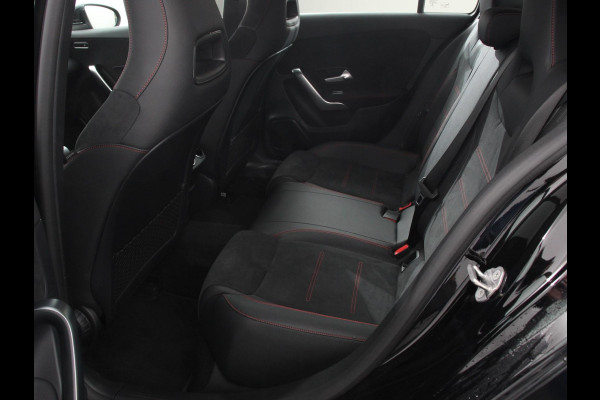 Mercedes-Benz A-Klasse 200 AMG Line Navigatie Climate Control Camera Virtual Cockpit Led Stoelverwarming Cruise control Parkeersensoren