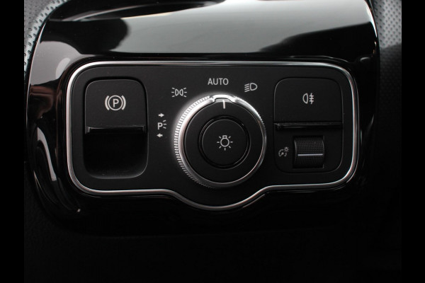 Mercedes-Benz A-Klasse 200 AMG Line Navigatie Climate Control Camera Virtual Cockpit Led Stoelverwarming Cruise control Parkeersensoren