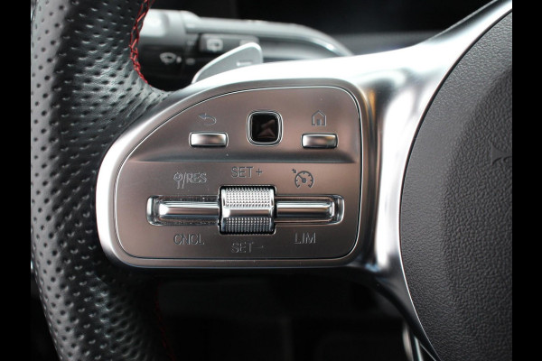 Mercedes-Benz A-Klasse 200 AMG Line Navigatie Climate Control Camera Virtual Cockpit Led Stoelverwarming Cruise control Parkeersensoren