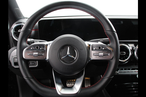 Mercedes-Benz A-Klasse 200 AMG Line Navigatie Climate Control Camera Virtual Cockpit Led Stoelverwarming Cruise control Parkeersensoren