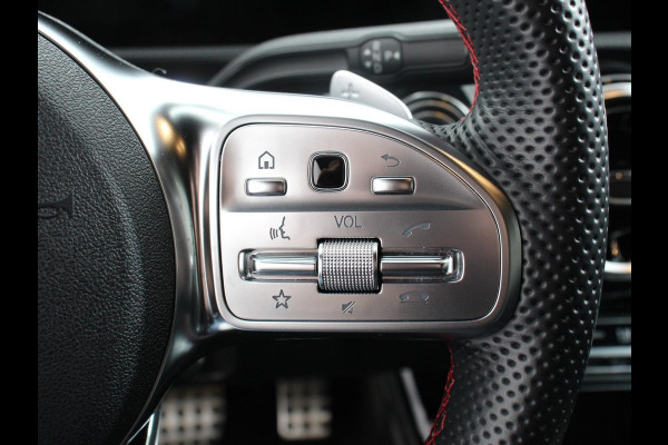 Mercedes-Benz A-Klasse 200 AMG Line Navigatie Climate Control Camera Virtual Cockpit Led Stoelverwarming Cruise control Parkeersensoren