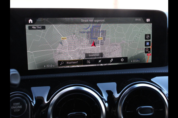 Mercedes-Benz A-Klasse 200 AMG Line Navigatie Climate Control Camera Virtual Cockpit Led Stoelverwarming Cruise control Parkeersensoren