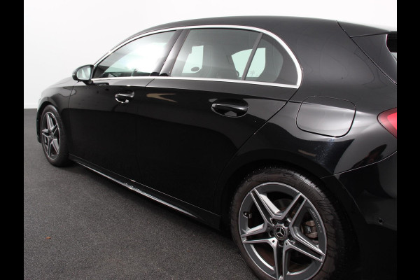 Mercedes-Benz A-Klasse 200 AMG Line Navigatie Climate Control Camera Virtual Cockpit Led Stoelverwarming Cruise control Parkeersensoren